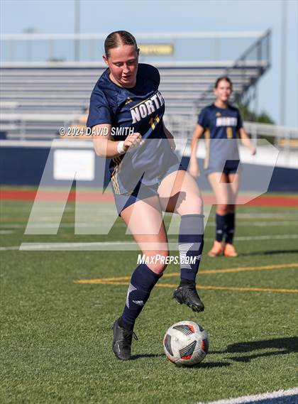 Thumbnail 3 in Lee's Summit vs. Liberty North (MSHSAA Class 4 Quarterfinal) photogallery.