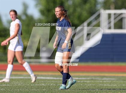 Thumbnail 3 in Lee's Summit vs. Liberty North (MSHSAA Class 4 Quarterfinal) photogallery.