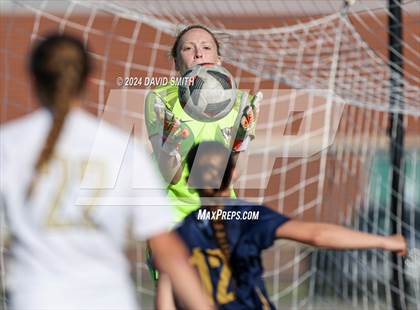 Thumbnail 1 in Lee's Summit vs. Liberty North (MSHSAA Class 4 Quarterfinal) photogallery.