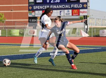 Thumbnail 1 in Lee's Summit vs. Liberty North (MSHSAA Class 4 Quarterfinal) photogallery.