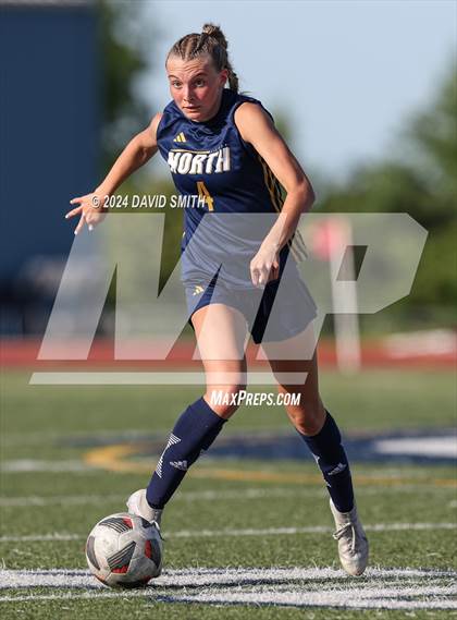 Thumbnail 2 in Lee's Summit vs. Liberty North (MSHSAA Class 4 Quarterfinal) photogallery.