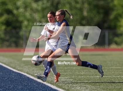 Thumbnail 1 in Lee's Summit vs. Liberty North (MSHSAA Class 4 Quarterfinal) photogallery.