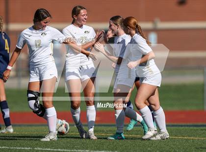 Thumbnail 2 in Lee's Summit vs. Liberty North (MSHSAA Class 4 Quarterfinal) photogallery.