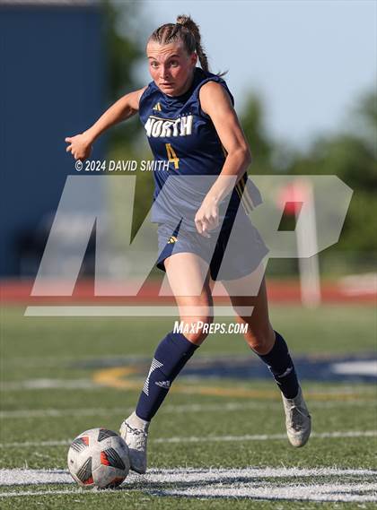 Thumbnail 3 in Lee's Summit vs. Liberty North (MSHSAA Class 4 Quarterfinal) photogallery.