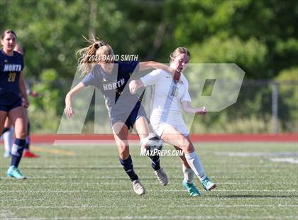 Thumbnail 1 in Lee's Summit vs. Liberty North (MSHSAA Class 4 Quarterfinal) photogallery.