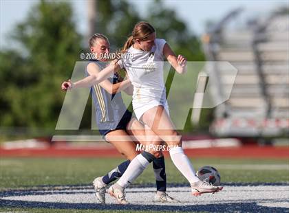 Thumbnail 3 in Lee's Summit vs. Liberty North (MSHSAA Class 4 Quarterfinal) photogallery.