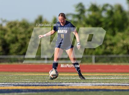 Thumbnail 2 in Lee's Summit vs. Liberty North (MSHSAA Class 4 Quarterfinal) photogallery.
