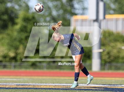 Thumbnail 3 in Lee's Summit vs. Liberty North (MSHSAA Class 4 Quarterfinal) photogallery.