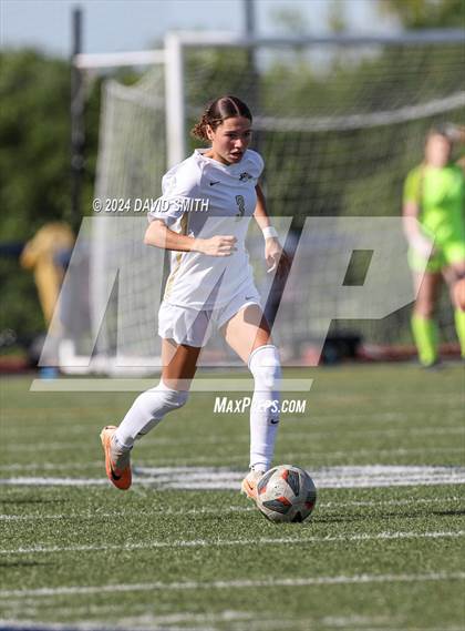 Thumbnail 3 in Lee's Summit vs. Liberty North (MSHSAA Class 4 Quarterfinal) photogallery.