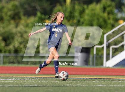 Thumbnail 2 in Lee's Summit vs. Liberty North (MSHSAA Class 4 Quarterfinal) photogallery.