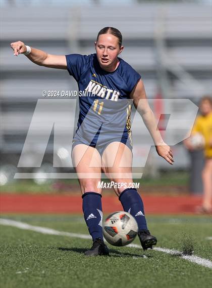 Thumbnail 2 in Lee's Summit vs. Liberty North (MSHSAA Class 4 Quarterfinal) photogallery.