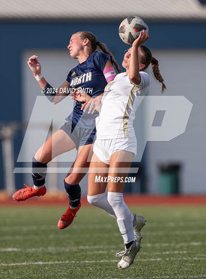 Thumbnail 2 in Lee's Summit vs. Liberty North (MSHSAA Class 4 Quarterfinal) photogallery.