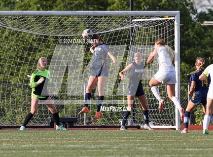 Thumbnail 3 in Lee's Summit vs. Liberty North (MSHSAA Class 4 Quarterfinal) photogallery.