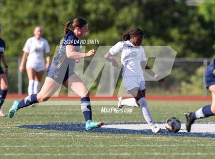 Thumbnail 3 in Lee's Summit vs. Liberty North (MSHSAA Class 4 Quarterfinal) photogallery.