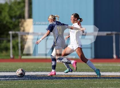 Thumbnail 2 in Lee's Summit vs. Liberty North (MSHSAA Class 4 Quarterfinal) photogallery.