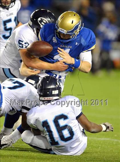Thumbnail 1 in Bellarmine vs. Santa Margarita (CIF State D1 Final) photogallery.