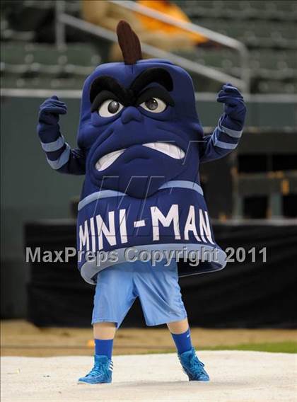 Thumbnail 2 in Bellarmine vs. Santa Margarita (CIF State D1 Final) photogallery.