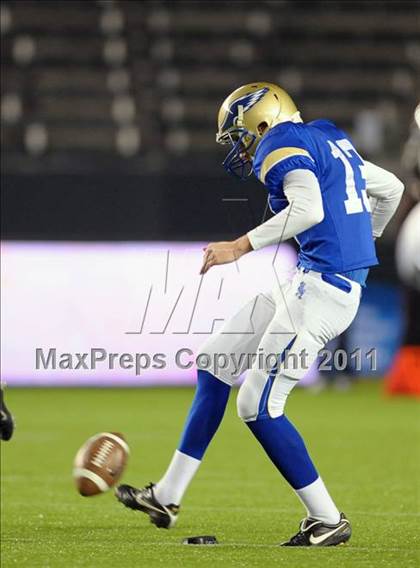 Thumbnail 1 in Bellarmine vs. Santa Margarita (CIF State D1 Final) photogallery.