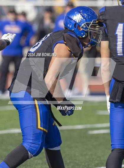 Thumbnail 2 in Maroa-Forsyth vs St. Teresa (IHSA 2A Round 1) photogallery.
