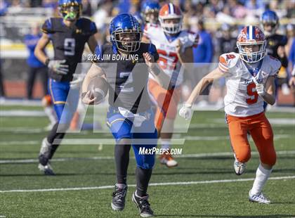 Thumbnail 3 in Maroa-Forsyth vs St. Teresa (IHSA 2A Round 1) photogallery.