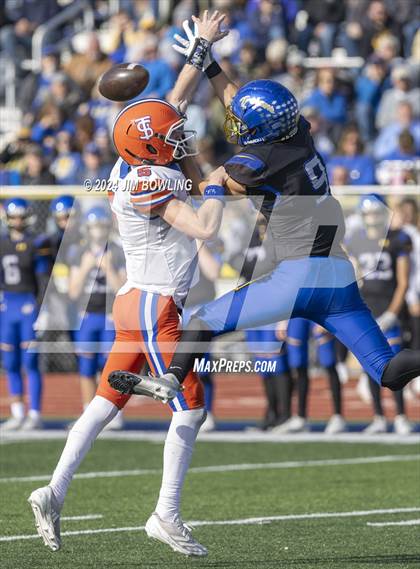 Thumbnail 1 in Maroa-Forsyth vs St. Teresa (IHSA 2A Round 1) photogallery.