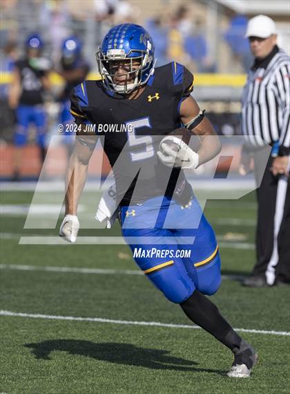 Thumbnail 2 in Maroa-Forsyth vs St. Teresa (IHSA 2A Round 1) photogallery.