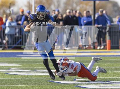Thumbnail 3 in Maroa-Forsyth vs St. Teresa (IHSA 2A Round 1) photogallery.
