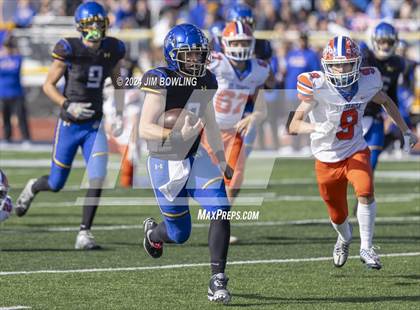 Thumbnail 2 in Maroa-Forsyth vs St. Teresa (IHSA 2A Round 1) photogallery.