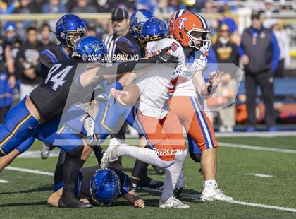 Thumbnail 2 in Maroa-Forsyth vs St. Teresa (IHSA 2A Round 1) photogallery.