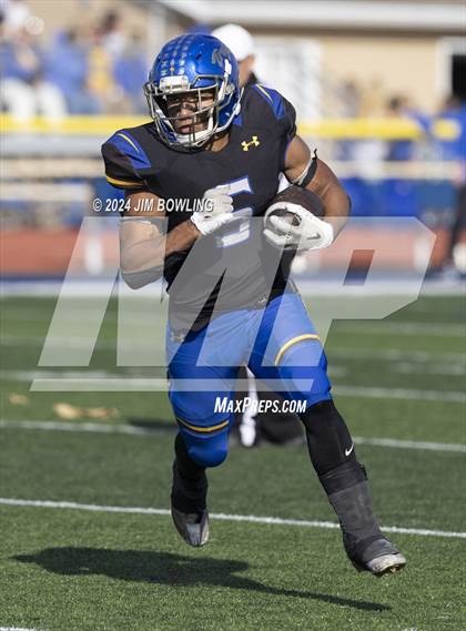 Thumbnail 3 in Maroa-Forsyth vs St. Teresa (IHSA 2A Round 1) photogallery.