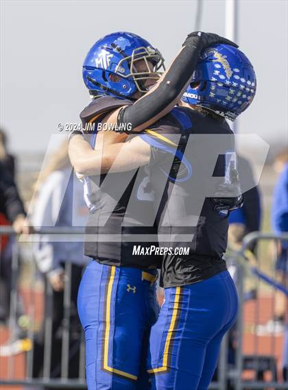 Thumbnail 3 in Maroa-Forsyth vs St. Teresa (IHSA 2A Round 1) photogallery.