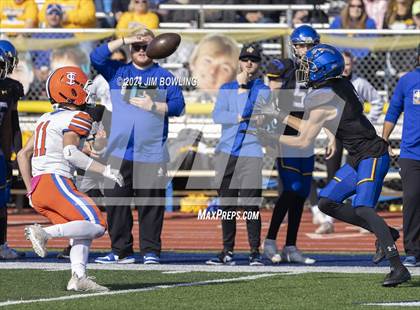Thumbnail 3 in Maroa-Forsyth vs St. Teresa (IHSA 2A Round 1) photogallery.