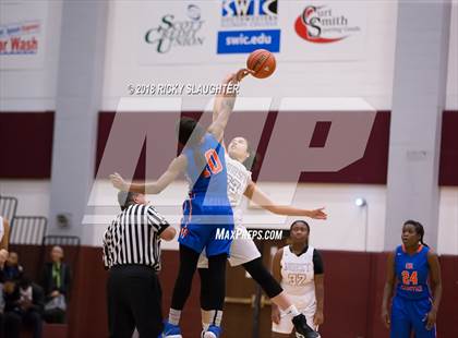 Thumbnail 1 in East St. Louis vs Belleville West photogallery.