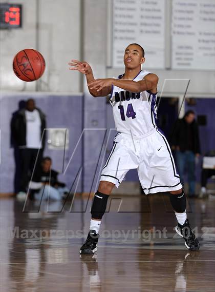 Thumbnail 1 in Ponderosa vs. Sacramento (St. Hope Elite Hoops Classic) photogallery.