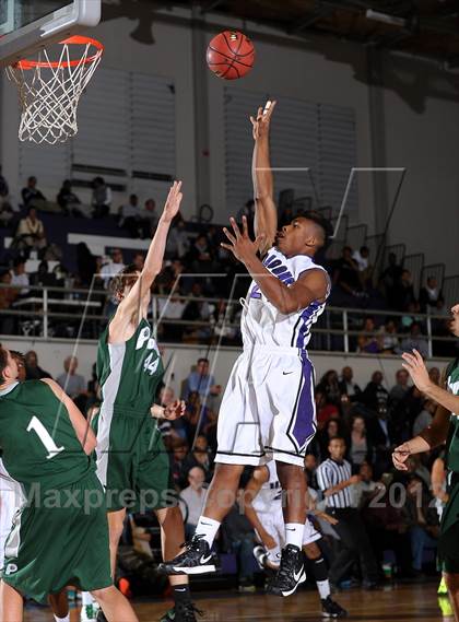 Thumbnail 3 in Ponderosa vs. Sacramento (St. Hope Elite Hoops Classic) photogallery.