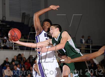Thumbnail 2 in Ponderosa vs. Sacramento (St. Hope Elite Hoops Classic) photogallery.
