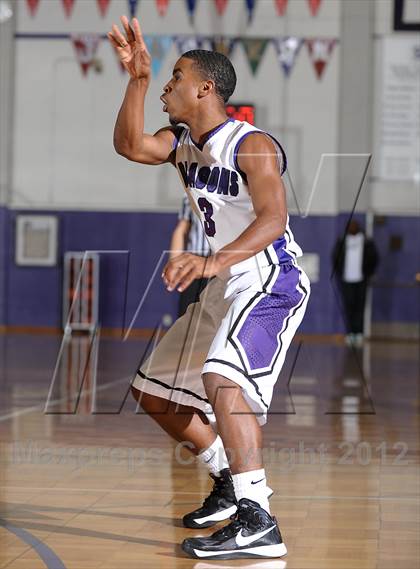 Thumbnail 2 in Ponderosa vs. Sacramento (St. Hope Elite Hoops Classic) photogallery.
