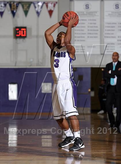 Thumbnail 2 in Ponderosa vs. Sacramento (St. Hope Elite Hoops Classic) photogallery.