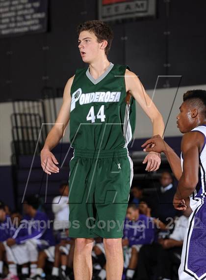 Thumbnail 2 in Ponderosa vs. Sacramento (St. Hope Elite Hoops Classic) photogallery.