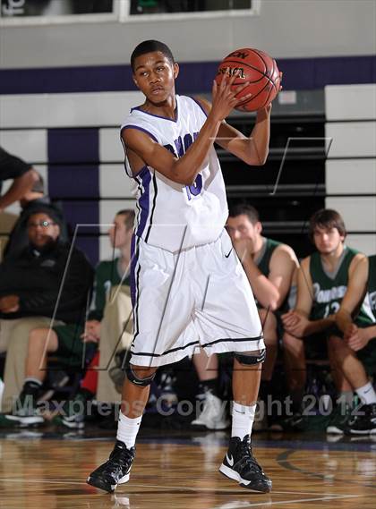 Thumbnail 2 in Ponderosa vs. Sacramento (St. Hope Elite Hoops Classic) photogallery.