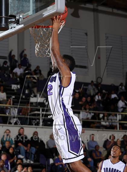 Thumbnail 3 in Ponderosa vs. Sacramento (St. Hope Elite Hoops Classic) photogallery.