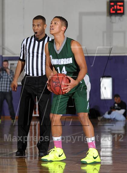 Thumbnail 3 in Ponderosa vs. Sacramento (St. Hope Elite Hoops Classic) photogallery.