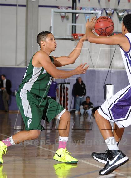 Thumbnail 3 in Ponderosa vs. Sacramento (St. Hope Elite Hoops Classic) photogallery.
