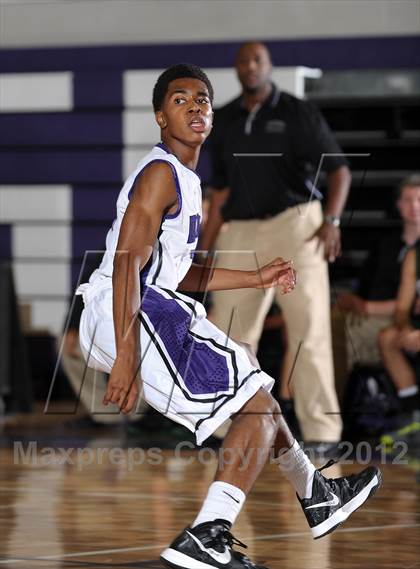 Thumbnail 1 in Ponderosa vs. Sacramento (St. Hope Elite Hoops Classic) photogallery.