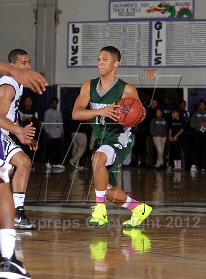 Thumbnail 1 in Ponderosa vs. Sacramento (St. Hope Elite Hoops Classic) photogallery.