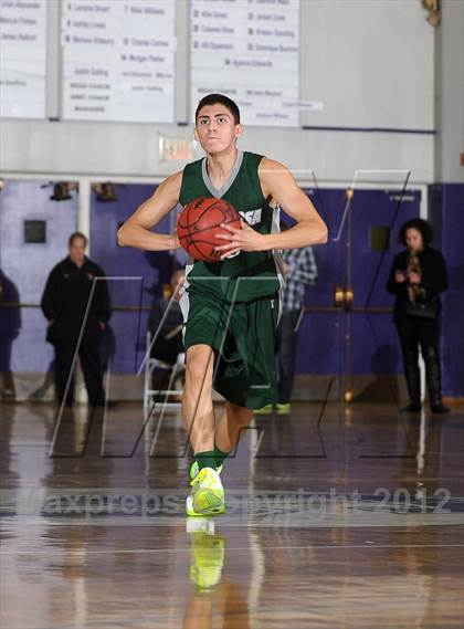 Thumbnail 2 in Ponderosa vs. Sacramento (St. Hope Elite Hoops Classic) photogallery.