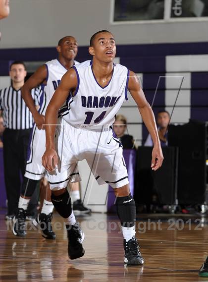 Thumbnail 2 in Ponderosa vs. Sacramento (St. Hope Elite Hoops Classic) photogallery.