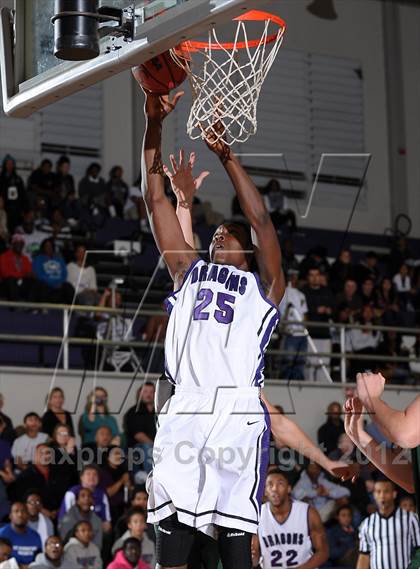 Thumbnail 2 in Ponderosa vs. Sacramento (St. Hope Elite Hoops Classic) photogallery.