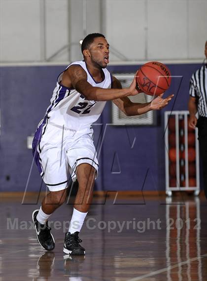 Thumbnail 1 in Ponderosa vs. Sacramento (St. Hope Elite Hoops Classic) photogallery.