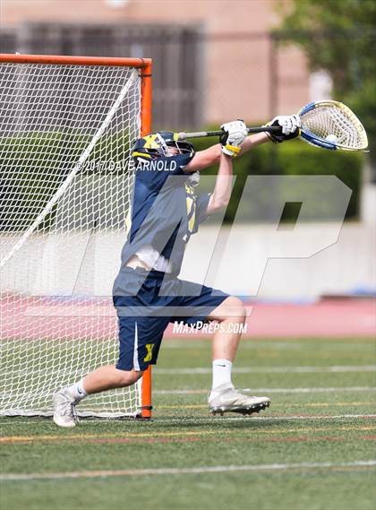 Thumbnail 3 in Newton North vs. Xaverian Brothers (MIAA Division 1 South Quarterfinal) photogallery.